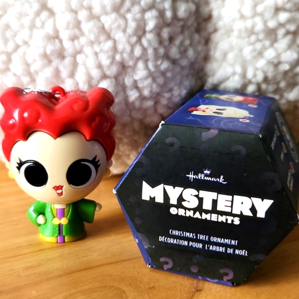 Hallmark Mytery Ornaments - Hocus Pocus, Winifred Sanderson